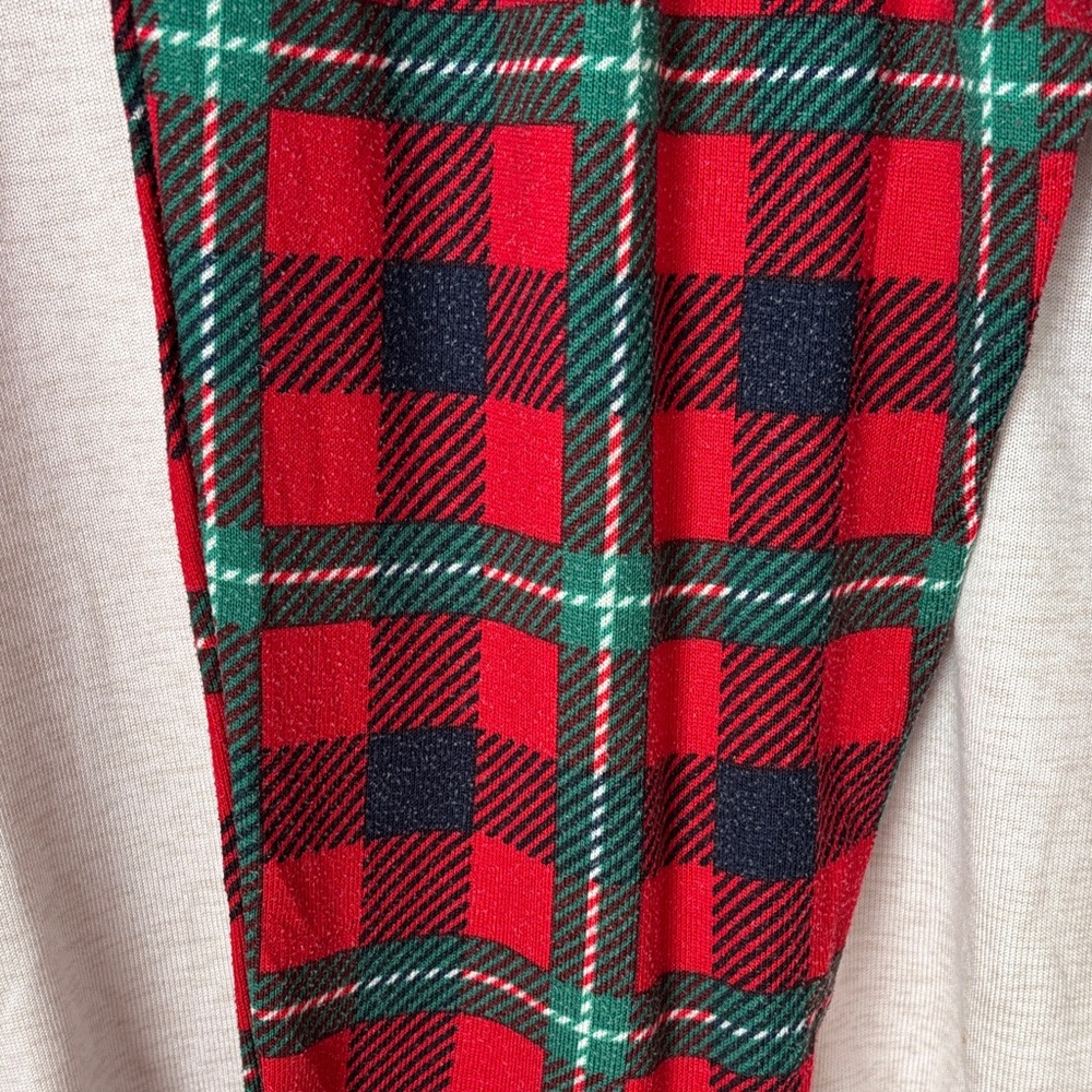 Festive Plaid Pajama Set - Picture 7 of 8
